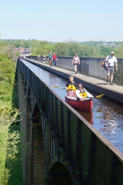Llangollen: Aqueduct Kayak or Canoe Cruise - Starting on the Llangollen Canal, your first paddle lesson