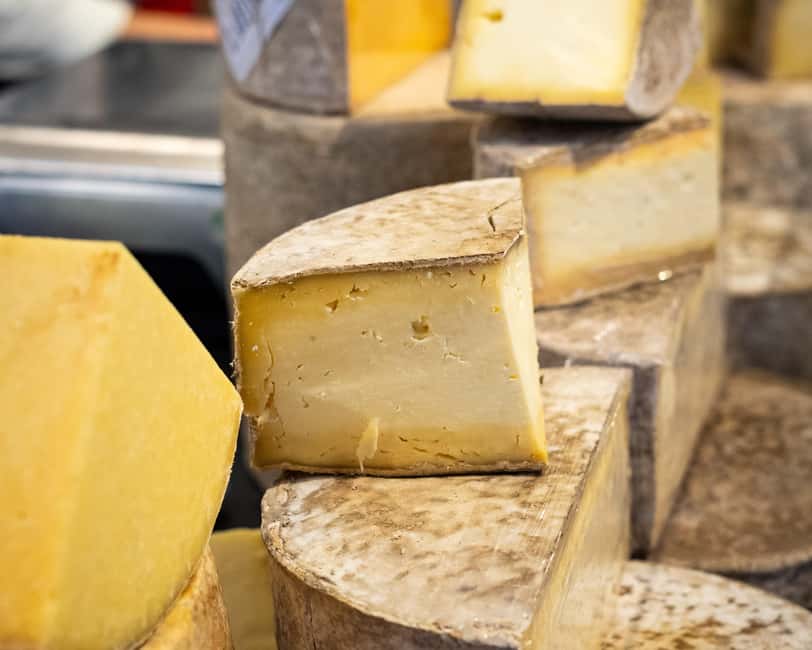 Local Foodie Adventure in London: 10+dishes, drinks and more - The Wine and Cider Stop: Sipping Like a London Local