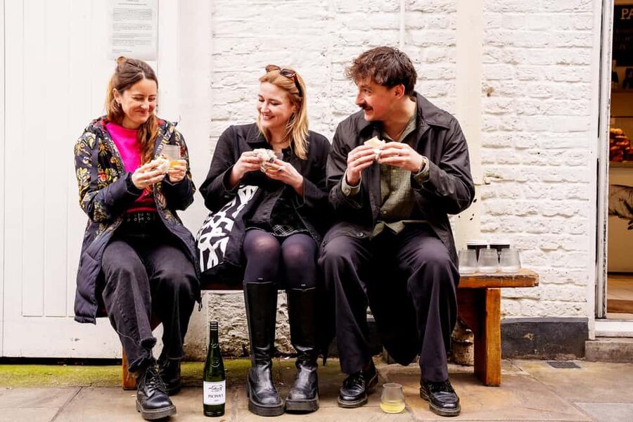 Local Foodie Adventure in London: 10+dishes, drinks and more - Starting at Crown: A Warm-Up Before the First Bite