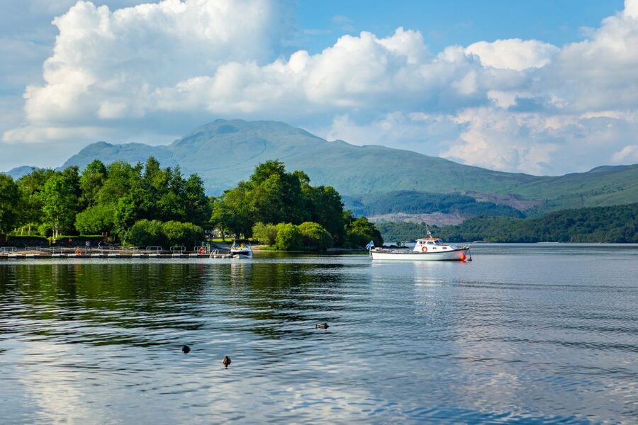 Loch Lomond: Island Discovery 2-Hour Cruise - The sailing route: Golf Club views, the middle island, and The Narrows