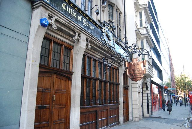 London: 2-Hour Historic Pub Tour - Meeting at Chancery Lane, then getting your bearings fast