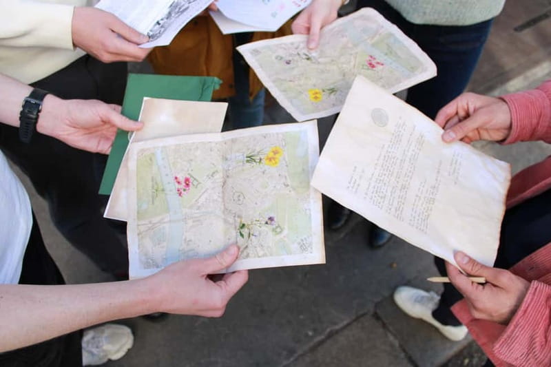 London: 3-hour Outdoor Escape Room Game - Where you actually go: landmarks, leafy squares, and cobblestone mews