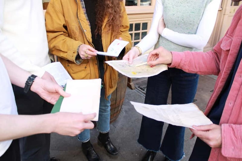 London: 3-hour Outdoor Escape Room Game - Indoor-outdoor pacing and partner surprises along the route