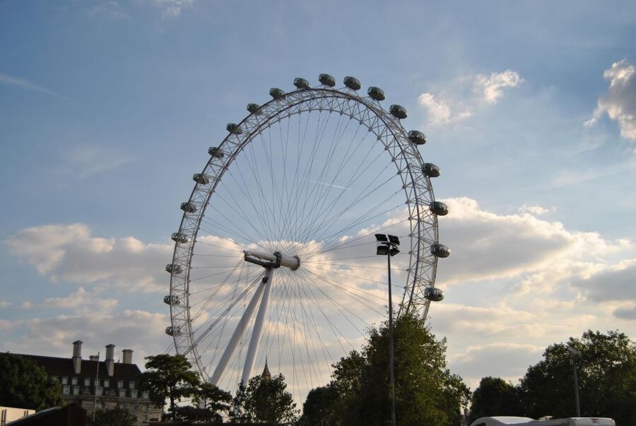 London: 3-Hours Private Walking Tour - Trafalgar Square and the National Gallery finish: a clean payoff