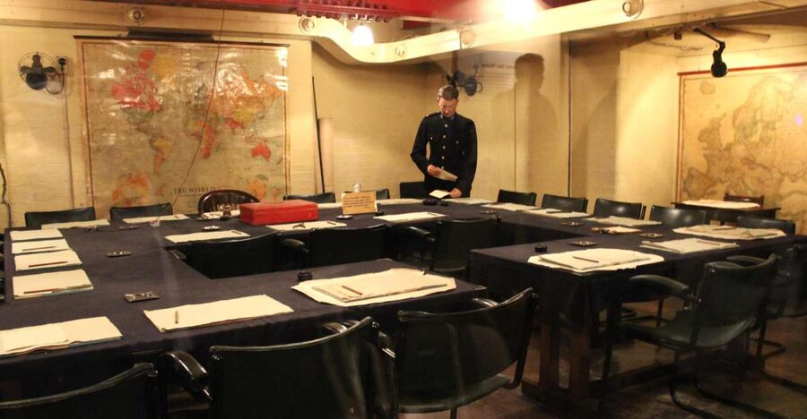 London: 30 Top Sights and Churchill War Rooms Tour - Quick Tube Moment and the Southbank to St Paul’s Shift
