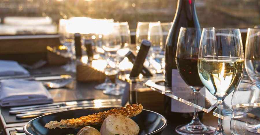 London: 4 Course Lunch Tour by Luxury Coach Bustronome - A Luxury Coach Lunch That Turns Sightseeing Into Dining