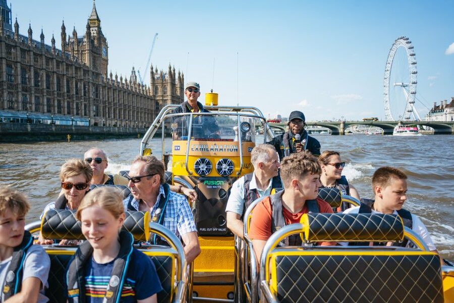 London: 45-Minute Speedboat Sightseeing Tour - The Fast Section: The 20 Minutes That Usually Steals the Show