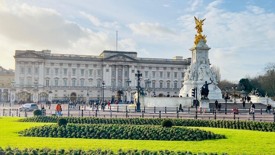 London: 5-Hour Private Tour with Pickup - The value math: $555 per group up to 4, and what makes it worth it