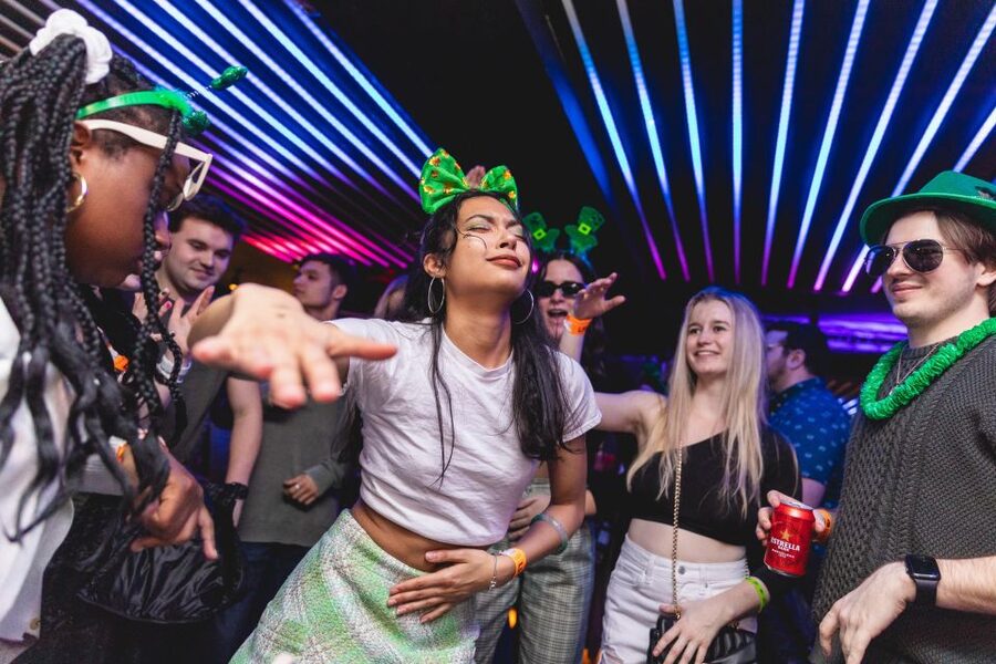 London: Bar and Club Crawl to 5 Central London Venues - How the 6-Hour Crawl Works, Shots, Photos, and Drink Discounts