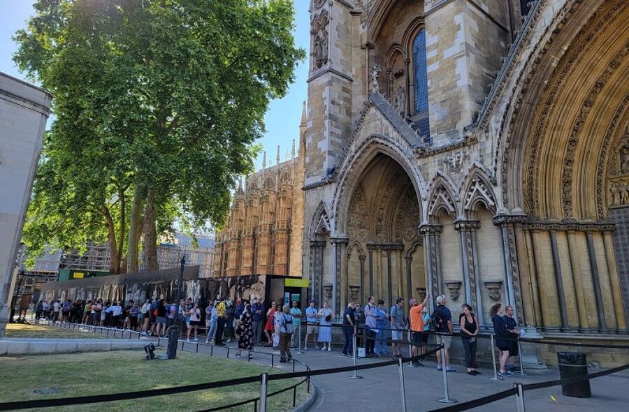 London: Buckingham, Big Ben & Westminster Abbey Tour - Big Ben and Buckingham Palace entry, what you see versus what you get