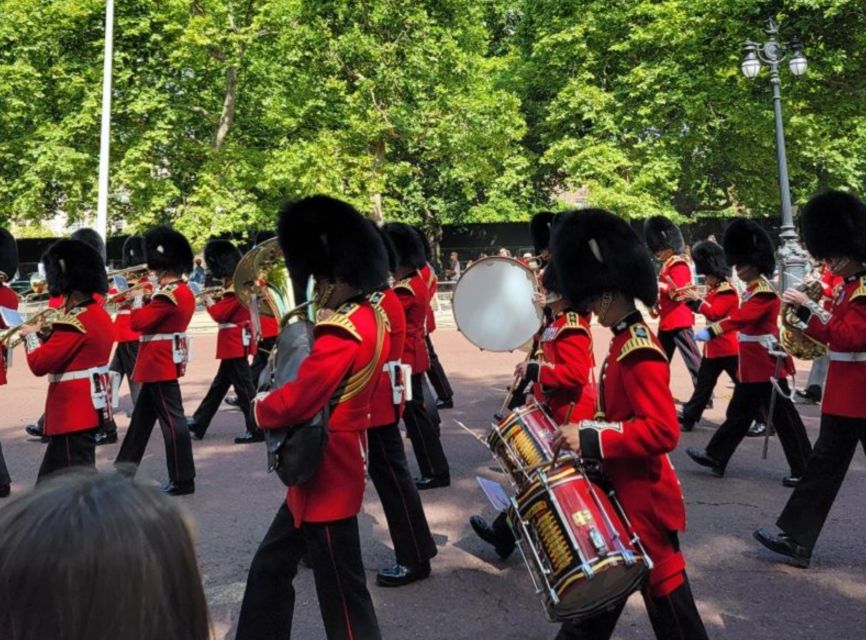 London: Buckingham, Big Ben & Westminster Abbey Tour - Changing of the Guard at Buckingham Palace, or Horse Guards Parade