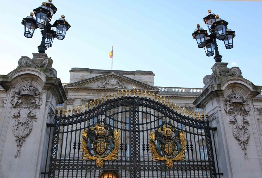 London: Buckingham Palace Entry Ticket & Royal Walking Tour - Finding the meeting point at Duke of York Column (and not wasting time)