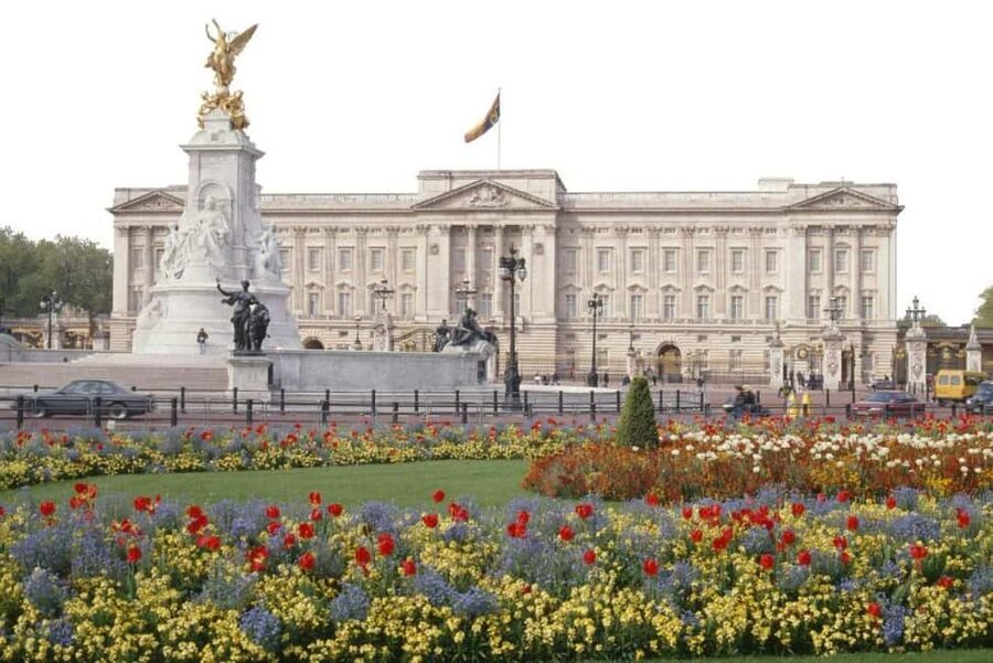 London: Buckingham Palace State Rooms with Bus and Boat Tour - Rules that affect comfort: phones, pushchairs, and the one-way route