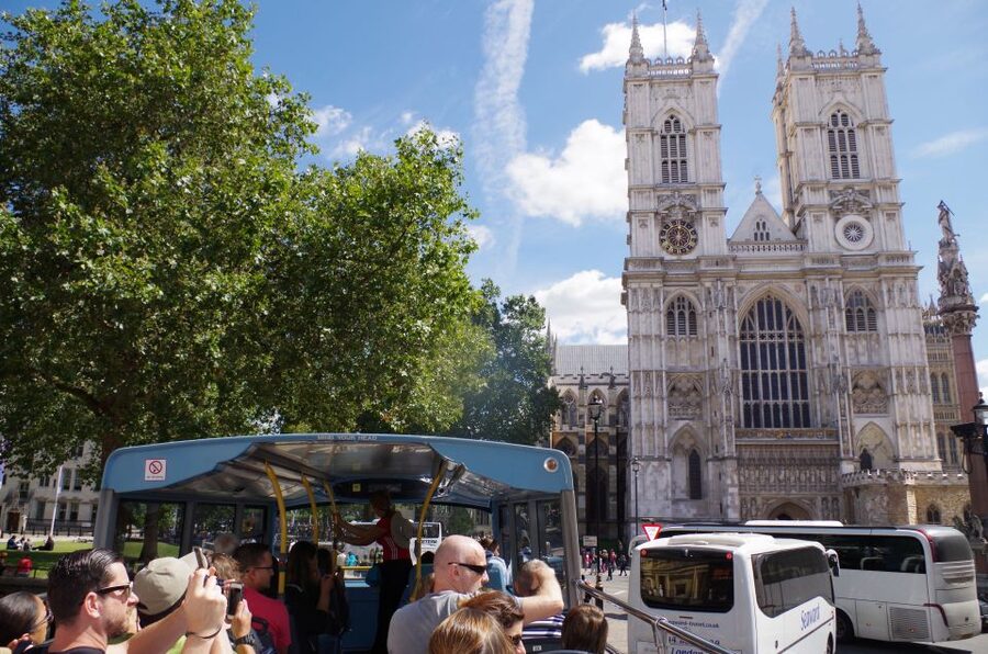 London: Buckingham Palace State Rooms with Bus and Boat Tour - Royal Gardens: the quieter side of Buckingham Palace