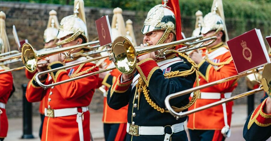 London: Changing of The Guard Tour - Finish at Buckingham Palace: what you’ll see, and what you won’t