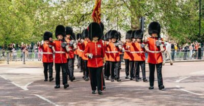 Changing of the Guard Tour by Buckingham Palace