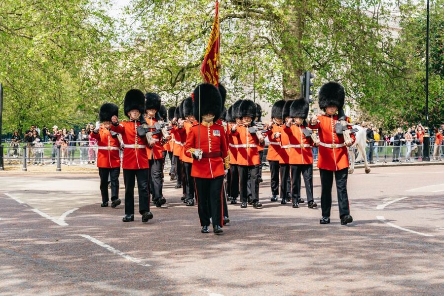 London: Changing of the Guard Tour by Buckingham Palace - The Changing section, built around a full viewing run