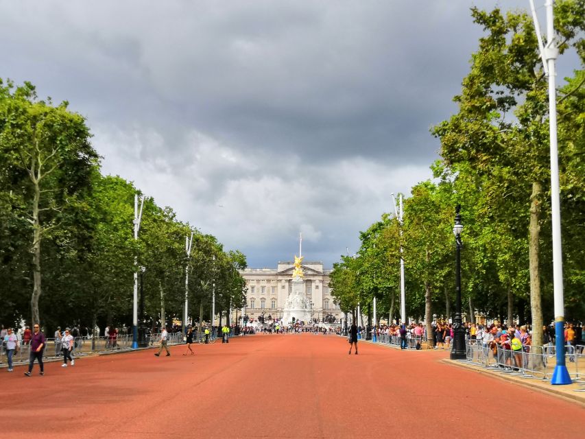 London: Changing of the Guard Walking Tour - Who should book this tour, and who should skip it