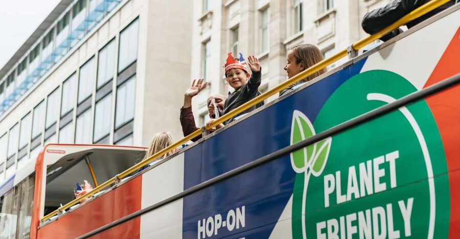 London: Children's Open Top Bus Tour - Halloween Special - The Tootbus App and Onboard Wi-Fi: Helpful, Not Required