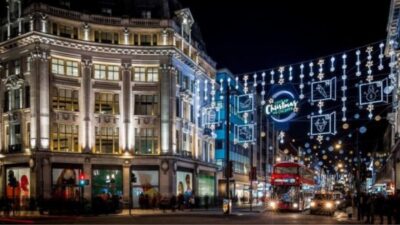 Christmas Lights Tour, Mince Pies, & Festive Drinks