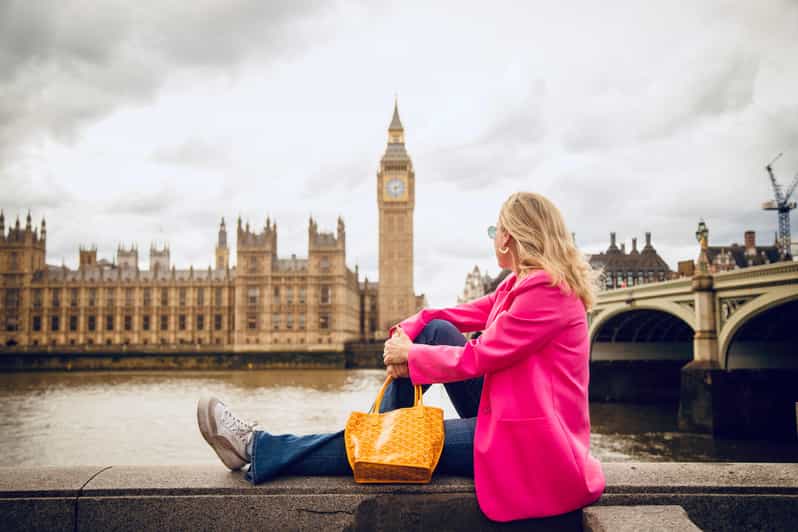 London Customisable 30 minute photoshoot - Pose direction that makes you look natural