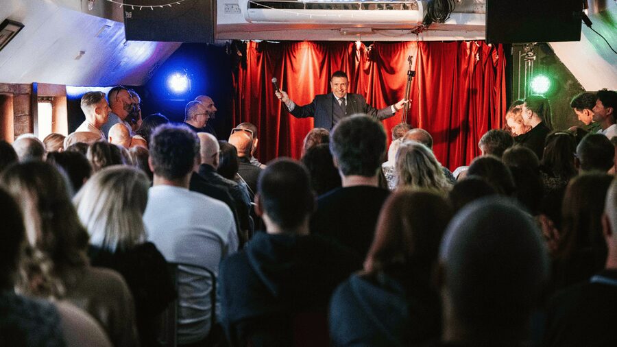 London: Dark Comedy on Iconic Battersea Barge - The 150-minute flow: show timing and when to explore each deck