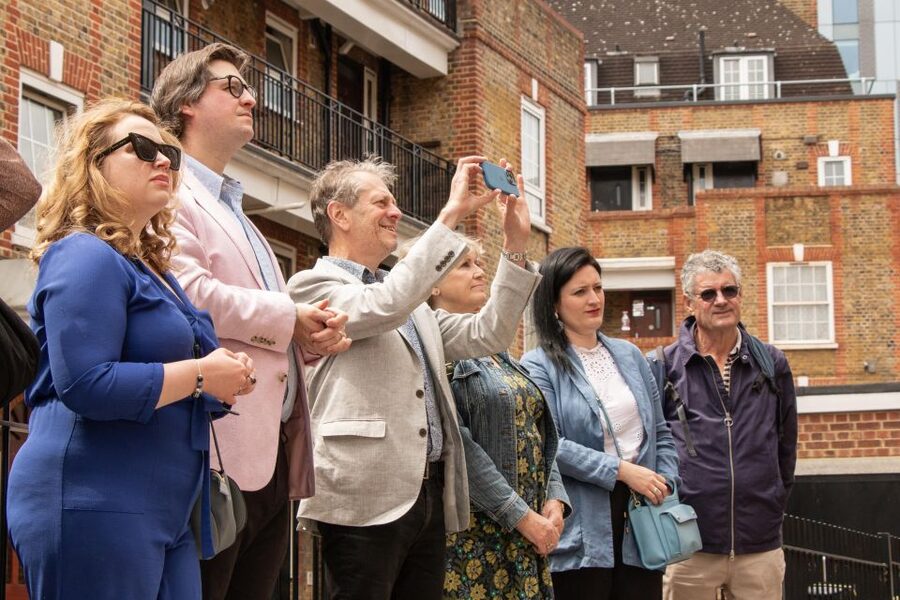 London: East End Food Tour - Old Spitalfields Market start at the Huguenot’s Gate
