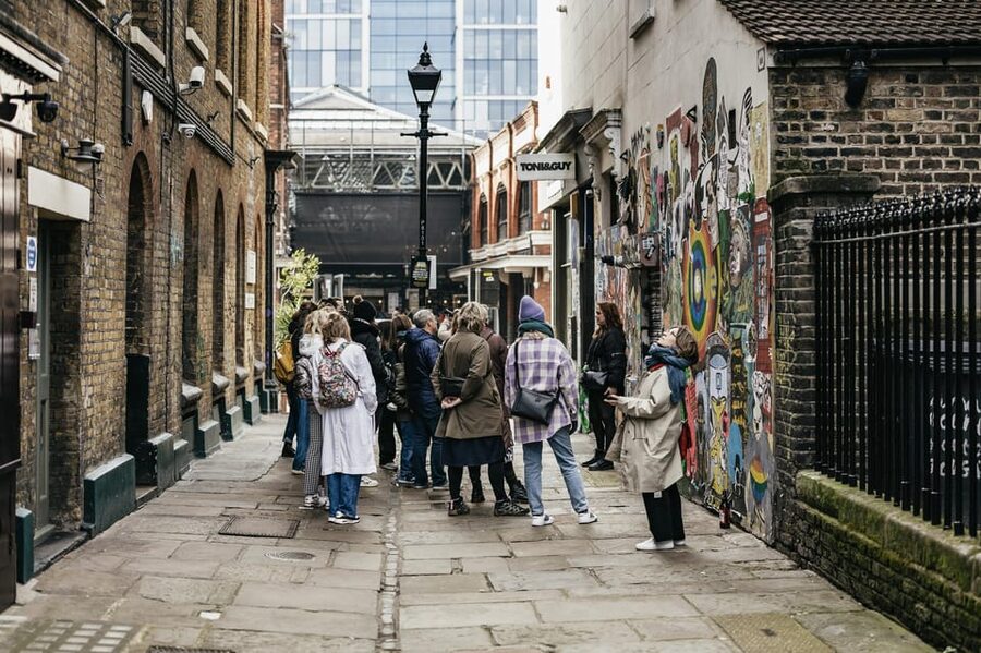 London: East End Street Art Tour and Spray Painting Workshop - Why the Alternative London Studio Finish Matters