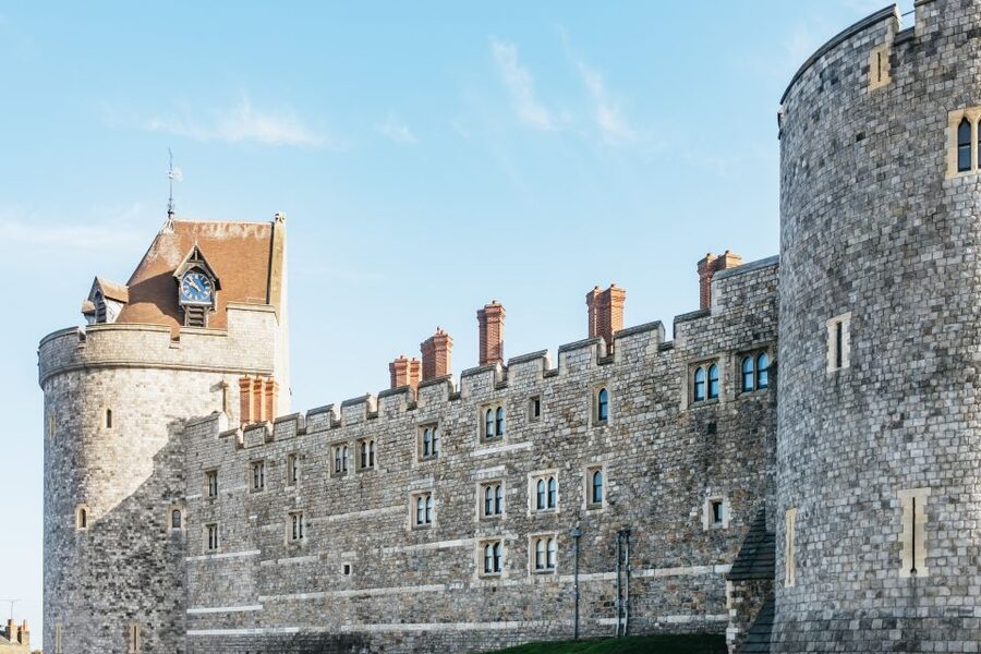 London: Full-Day Windsor, Stonehenge, and Oxford Tour - Headsets, Commentary, and Language Options That Matter