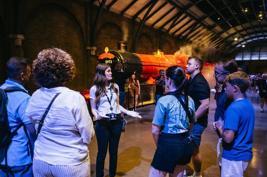 London: Fully-Guided Making of Harry Potter Tour - Gryffindor, Potions, and Umbridge’s office for real movie-world details