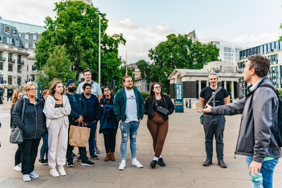 London: Ghastly Ghosts 2-Hour Walking Tour - The storytelling voice is a big deal here