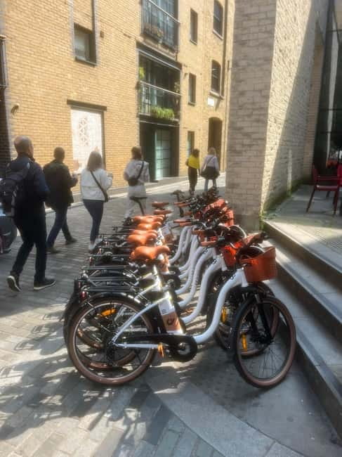 London: Guided E-bike Tour - Trafalgar Square to Buckingham Palace: Big Names, Quick Context