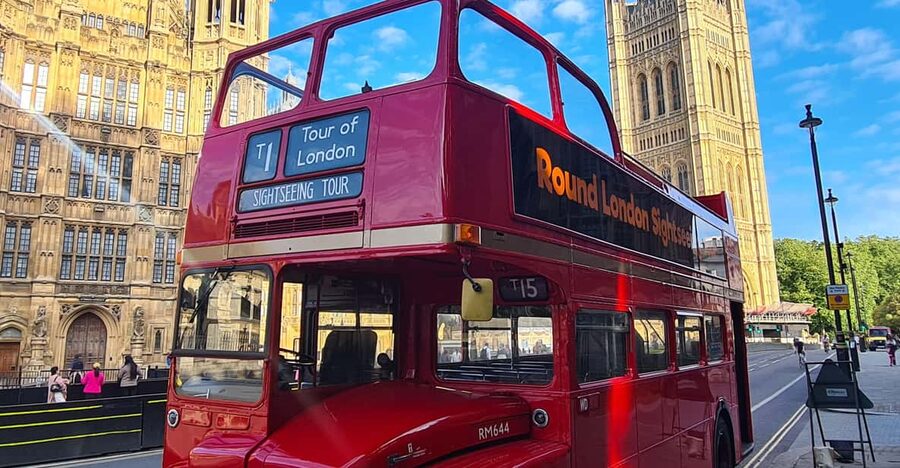 London: Guided Sightseeing Tour on a Vintage Open-Top Bus - A 1960s Routemaster turns sightseeing into a London moment