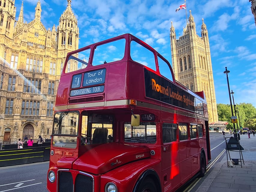 London: Guided Sightseeing Tour on a Vintage Open-Top Bus - The on-board guide: the difference between facts and meaning