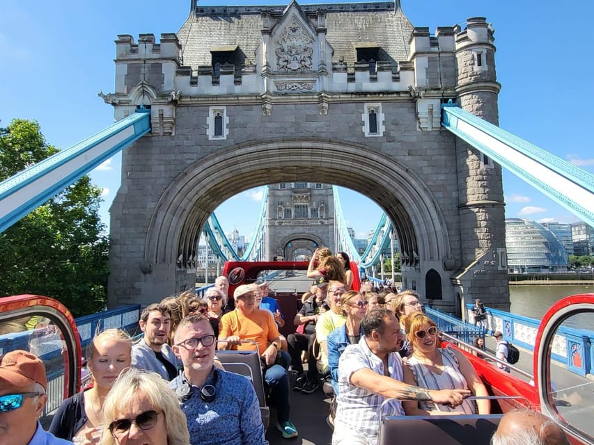 London: Guided Sightseeing Tour on a Vintage Open-Top Bus - The 90-minute loop: what you see and why each stop matters