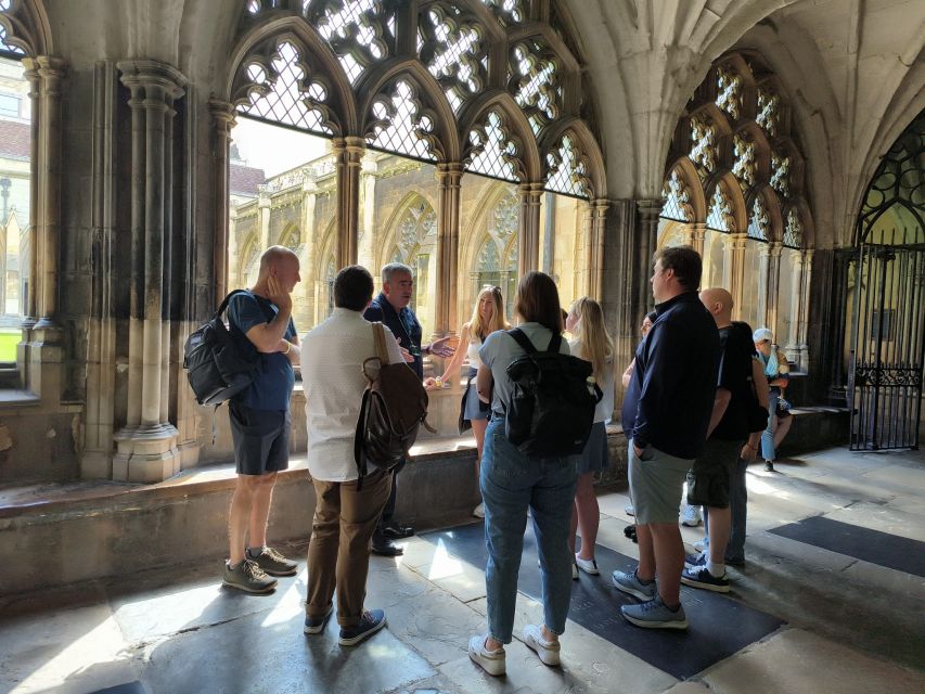 London: Guided Westminster Abbey Tour and Refreshments - Priority entry through Dean’s Yard, and how the tour is paced