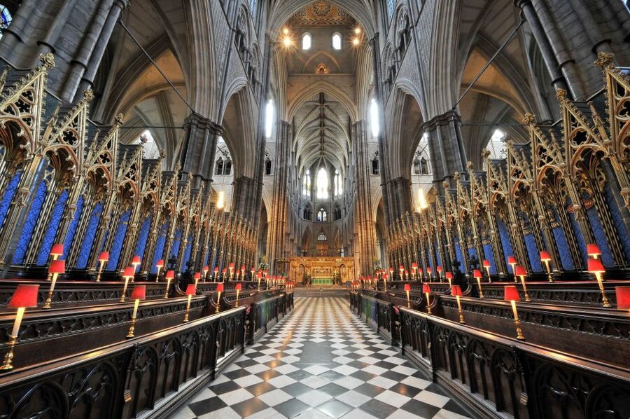 London: Guided Westminster Abbey Tour and Refreshments - London Eye option: add skyline views to a royal-site morning