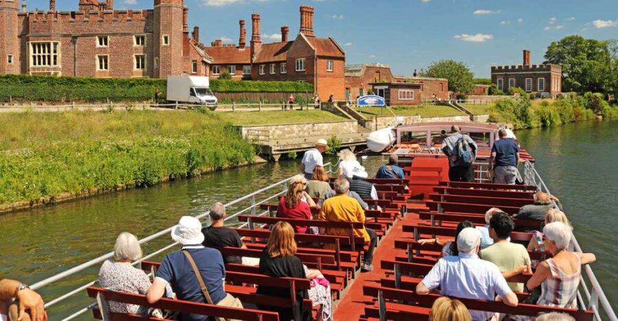 London: Hampton Court to Westminster River Thames Cruise - The onboard setup: seating, toilets, and a bar that actually matters