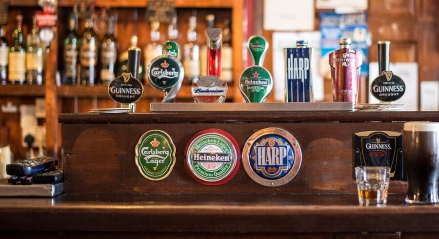 London: Historic London Pub Walking Tour - Pub Stops Two Through Four: Four Atmospheres, One Story Thread