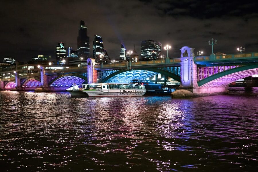 London: Hop-On Hop-Off 1-Day River Sightseeing Adventure - Onboard comfort, seating, and why staff matter