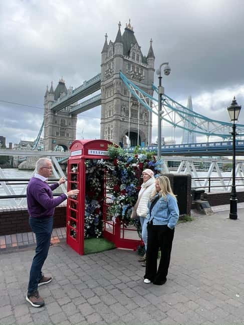 London: Iconic London Taxi Tour - Private 3 hour tour - Price and value: what $376 per group really buys