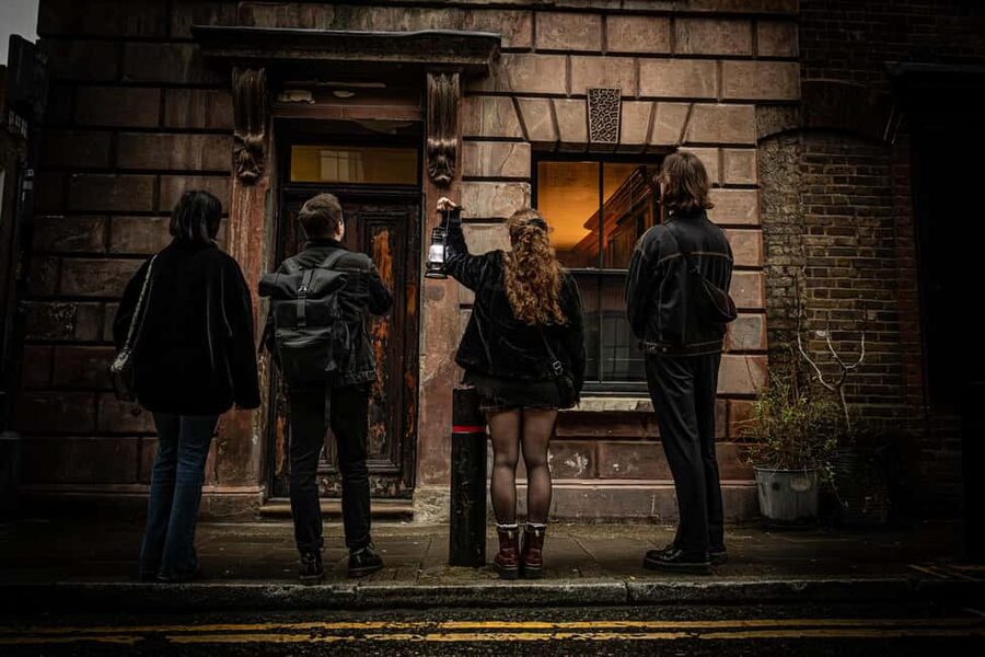 London: Interactive Jack the Ripper Walking Tour - Should You Book This London Interactive Jack the Ripper Walking Tour?