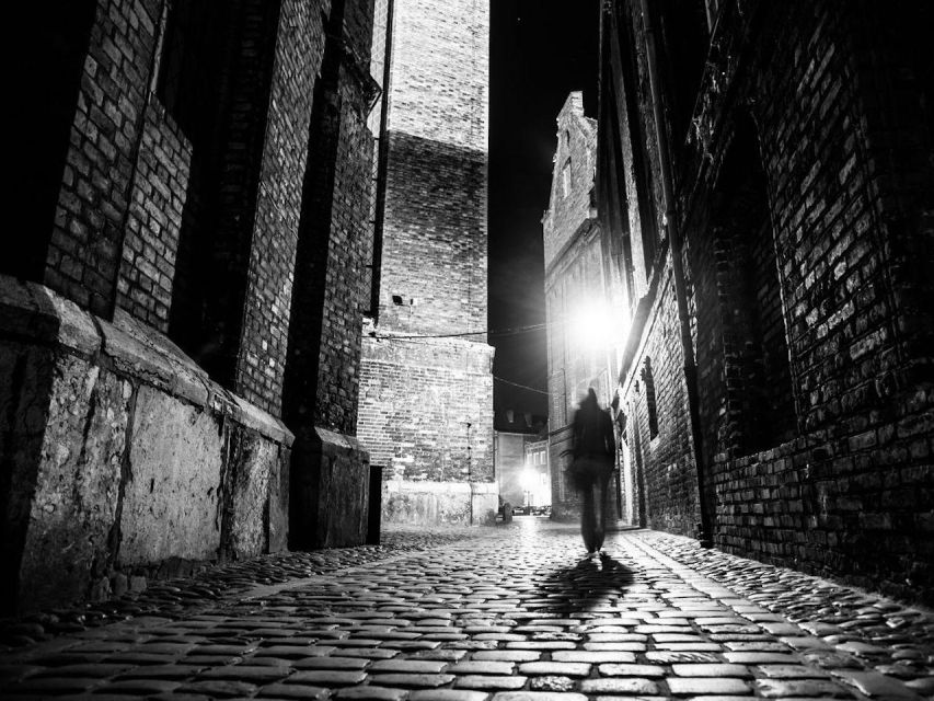London: Jack the Ripper Small Group Tour - Aldgate East start: Fashion Warehouse, station exits, and timing that matters