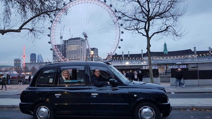 London: James Bond Shooting Locations Tour by Black Taxi - Key highlights to look for on this Bond taxi tour