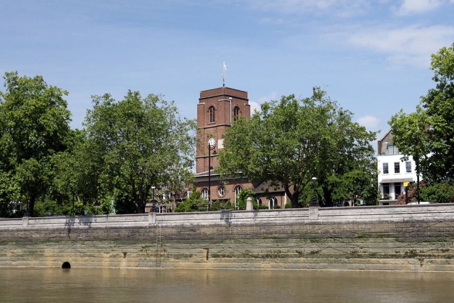 London: Kew to Westminster River Thames Cruise - Chelsea, Wandsworth, and Putney: the “quaint by the river” stretch