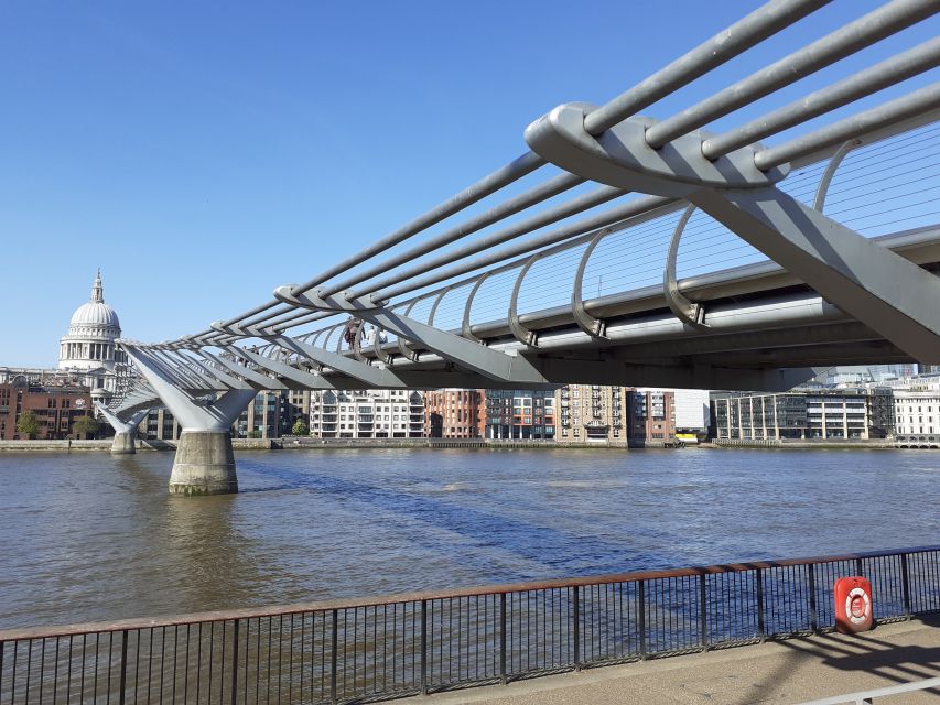 London: Medieval History Walking Tour from The Tower - HMS Belfast and London Bridge: the river through war and trade