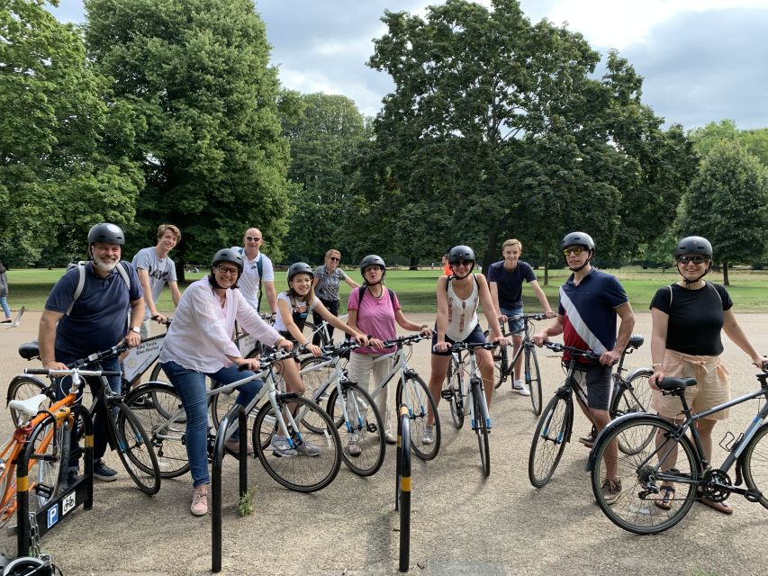 London: Parks and Palaces Guided Morning Bike Tour - Trafalgar Square and Nelson’s Column: the big, clean payoff stop