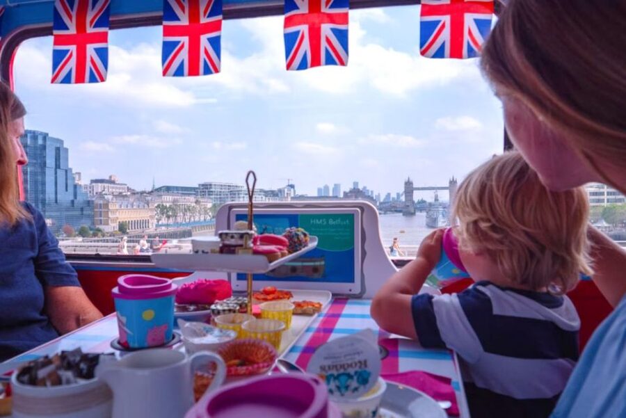 London: Peppa Pig Bus Tour with Entertainment - Key points to know before you go