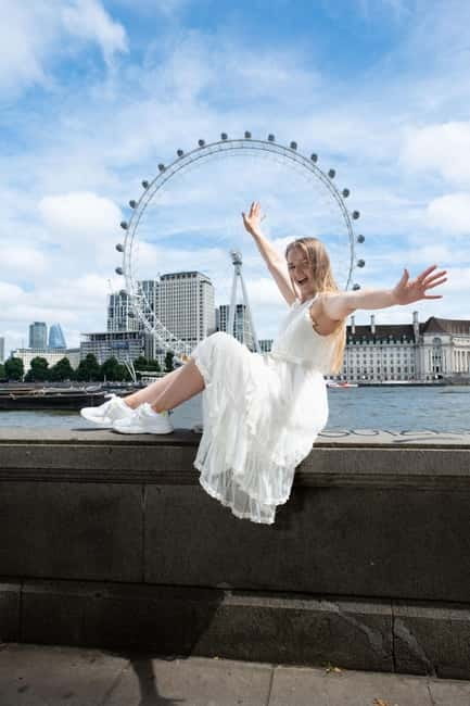 London Photoshoot 1 Hour - Customisable - Meeting at Foyles Royal Festival Hall, and what to do when you arrive