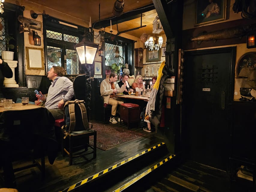 London: Pilgrims and Pirates Historical Pub Tour - Starting by Railway Avenue, stepping into London’s port world